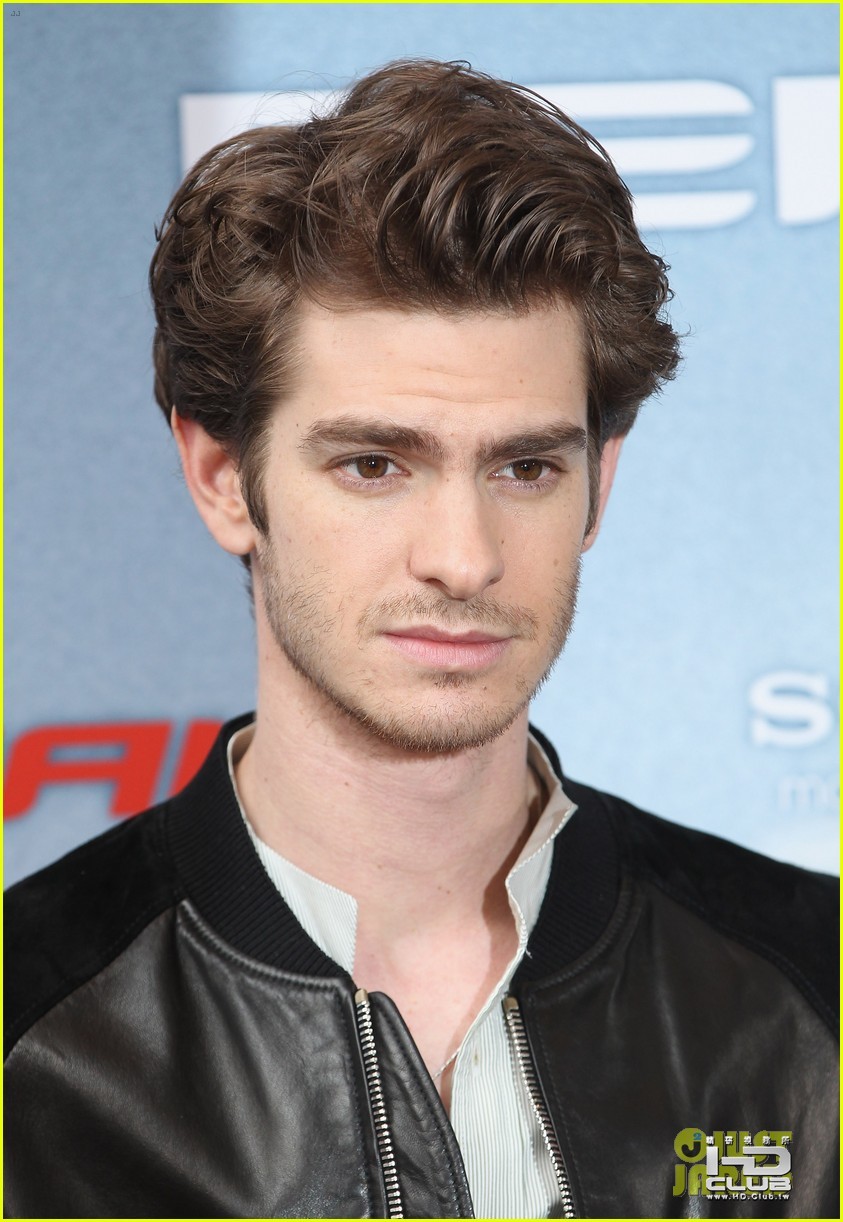 emma-stone-andrew-garfield-spider-man-germany-photocall-11.jpg