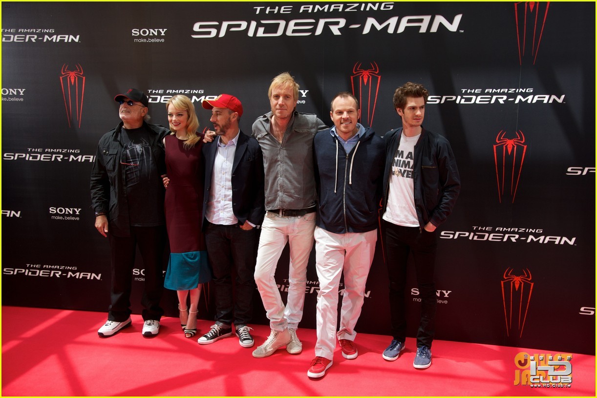 emma-stone-andrew-garfield-spider-man-spain-photo-call-02.jpg