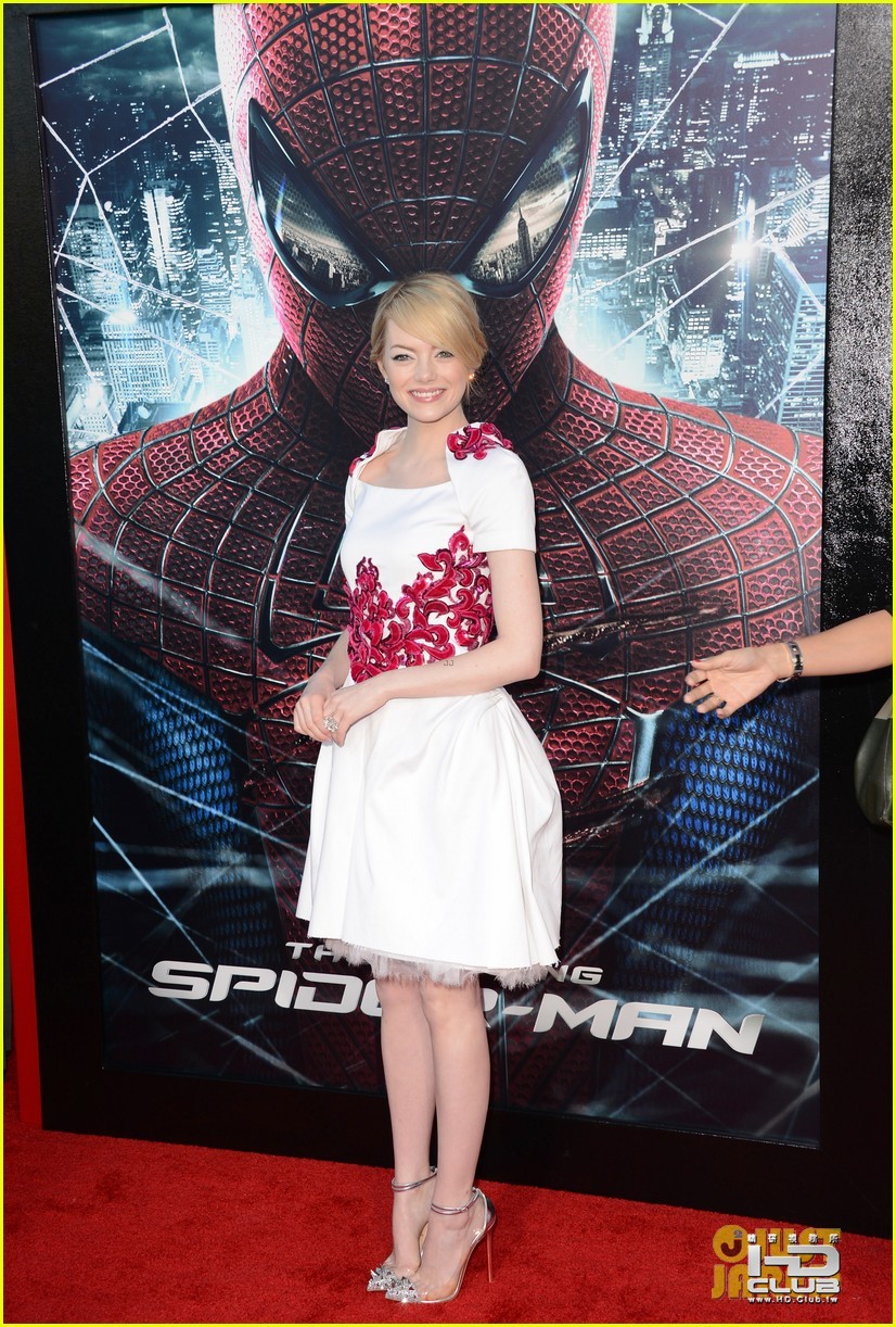 emma-stone-andrew-garfield-spider-man-la-premiere-12.jpg
