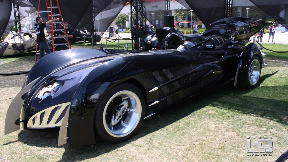 batman-and-robin-batmobile.jpg
