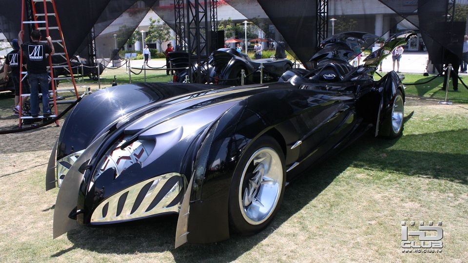 batman-and-robin-batmobile-george-clooney.jpg