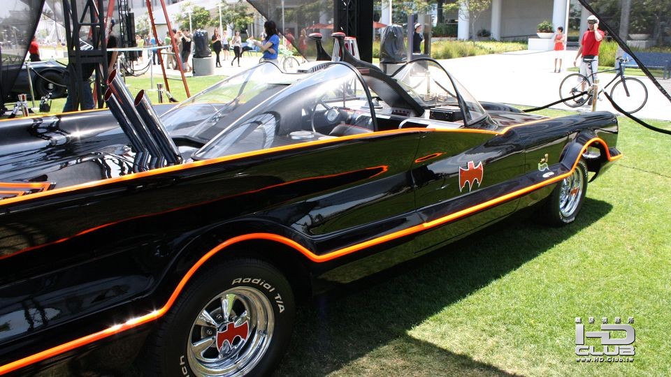 batman-batmobile-lincoln.jpg