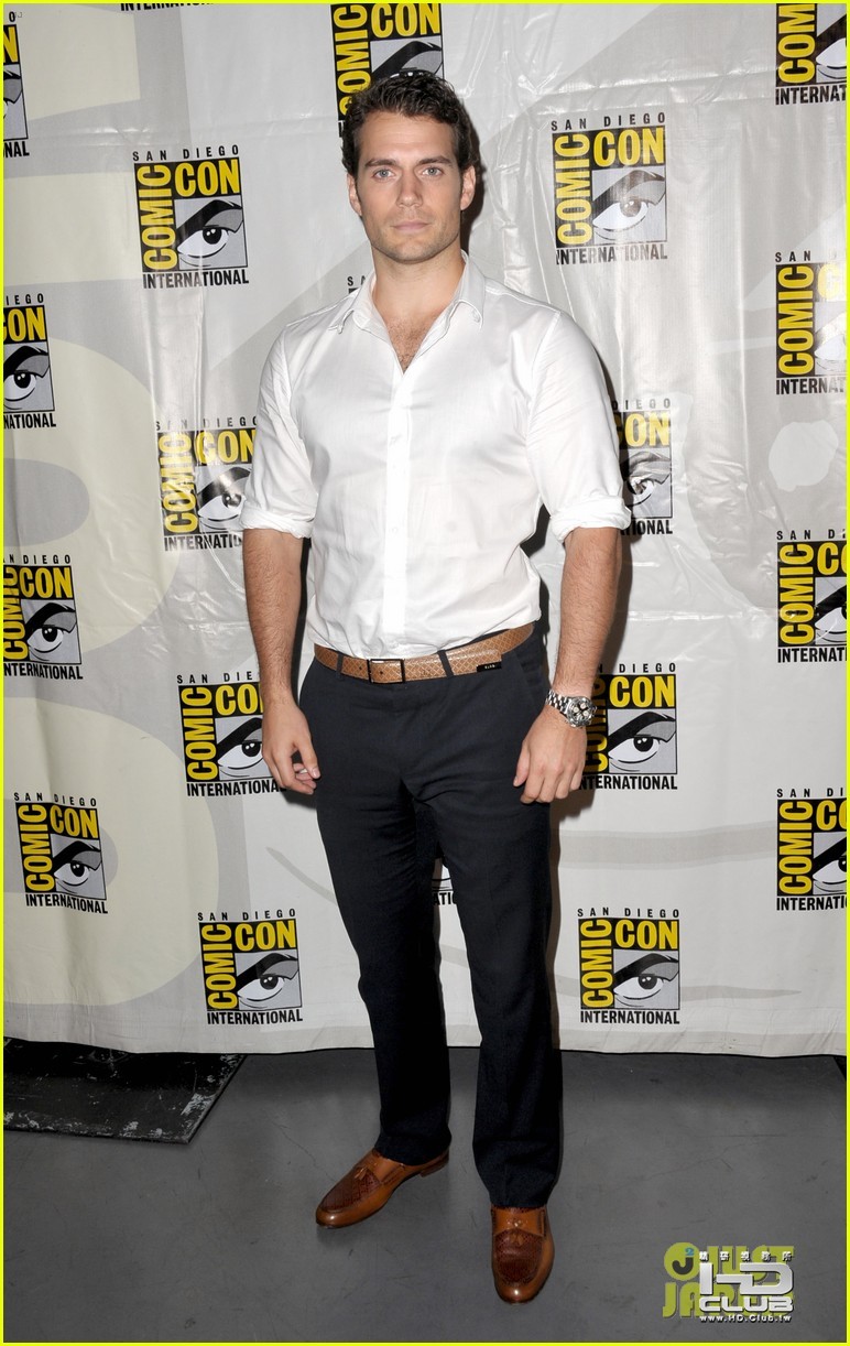 henry-cavill-man-of-steel-panel-at-comic-con-01.jpg