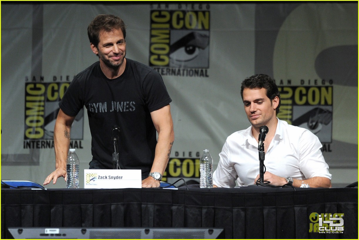 henry-cavill-man-of-steel-panel-at-comic-con-04.jpg