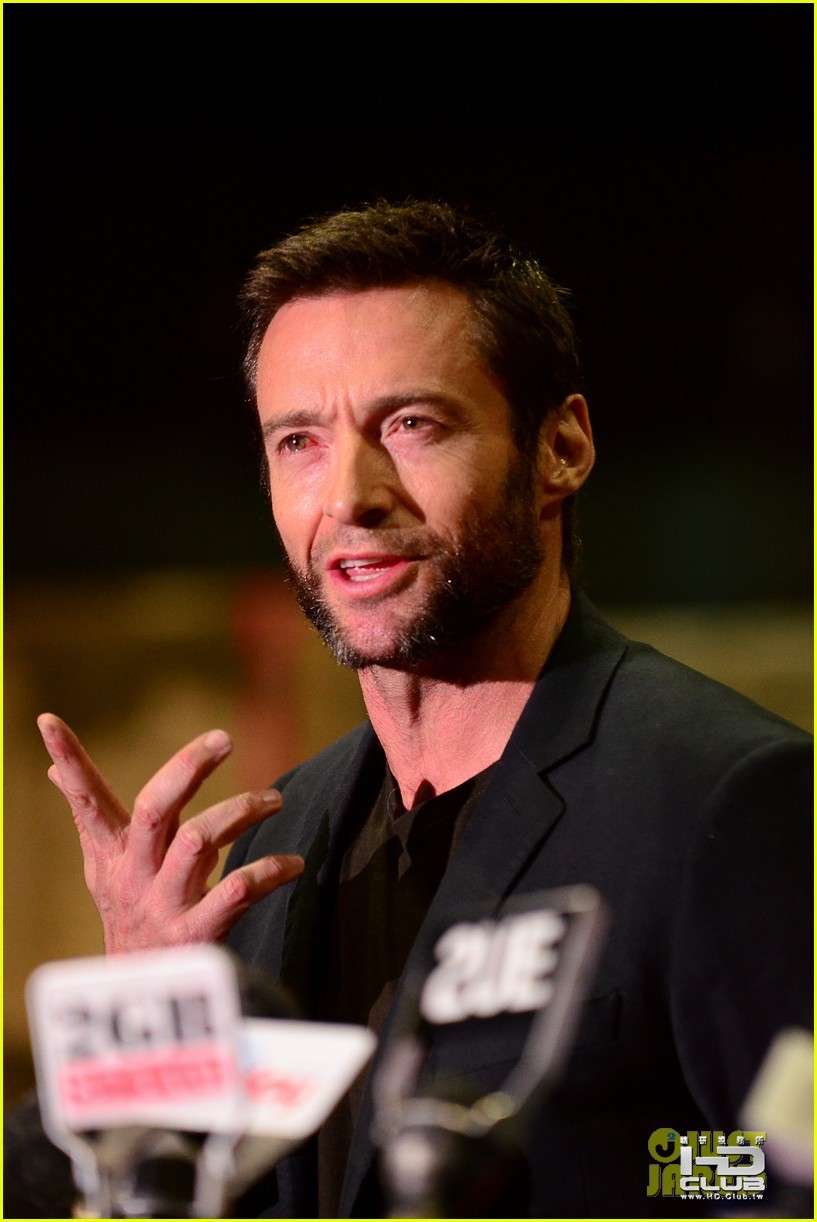 hugh-jackman-wolverine-press-conference-06.jpg