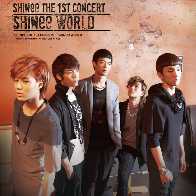 SHINee THE FIRST JAPAN ARENA TOUR - SHINee WORLD 2012.jpg
