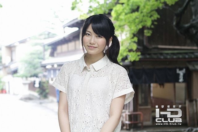 横山由依（ＡＫＢ４８）がはんなり巡る　京都・美の音色2.jpg