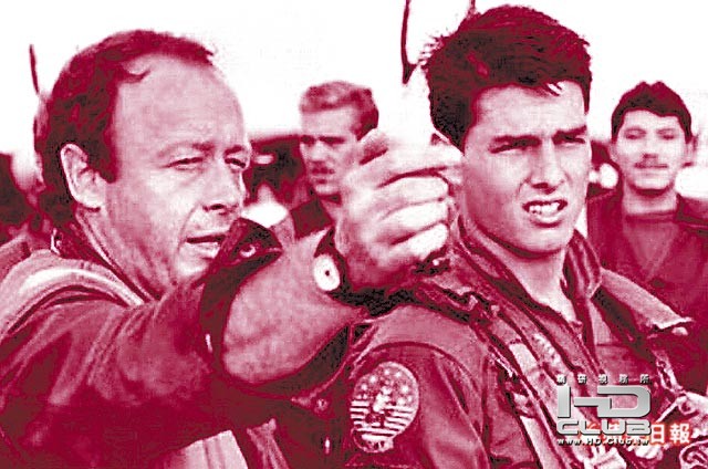 東尼史考特（左）與湯姆克魯斯1986年合作《捍衛戰士》，雙雙躋身賣座導演與巨星之林。 ... ... ...