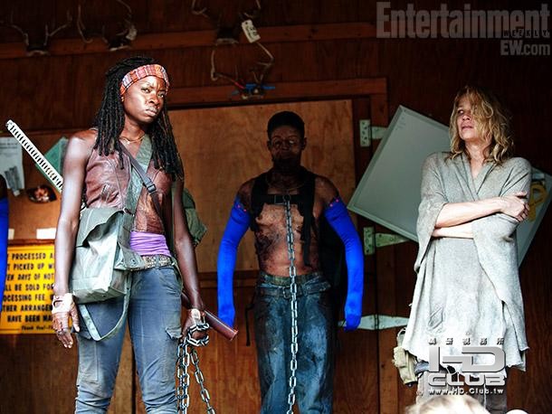 The-Walking-Dead-bts-Michonne.jpg