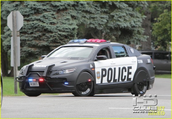 robocop-police-car-600x417.jpg