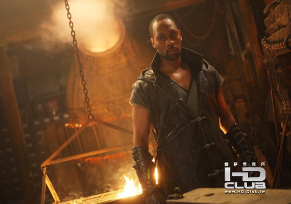the-man-with-the-iron-fists-rza-600x421.jpg