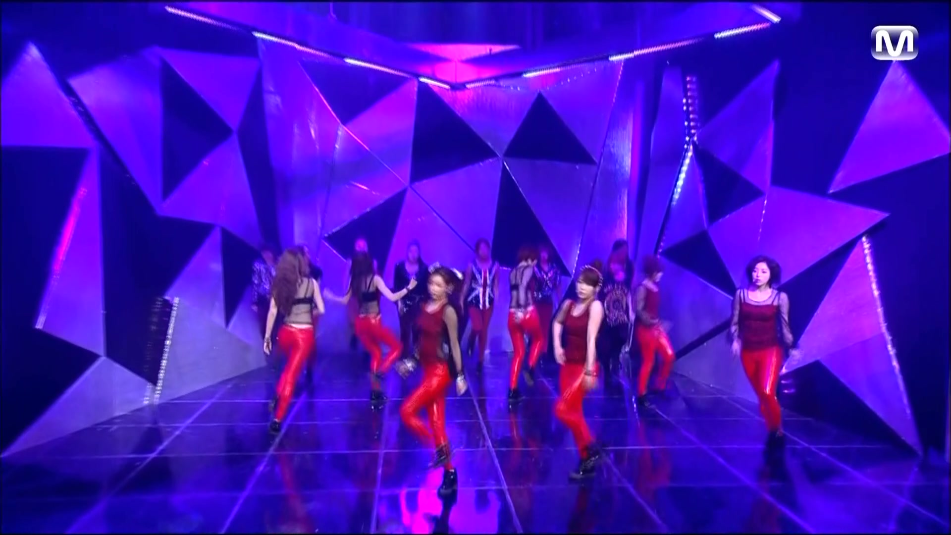 120929 Mnet Japan.티아라 - Lovey Dovey .ts_20121001_001418.826.jpg