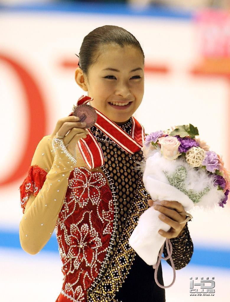 村上佳菜子2.jpg