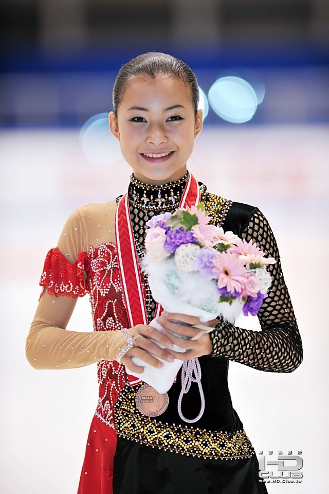 村上佳菜子3.jpg