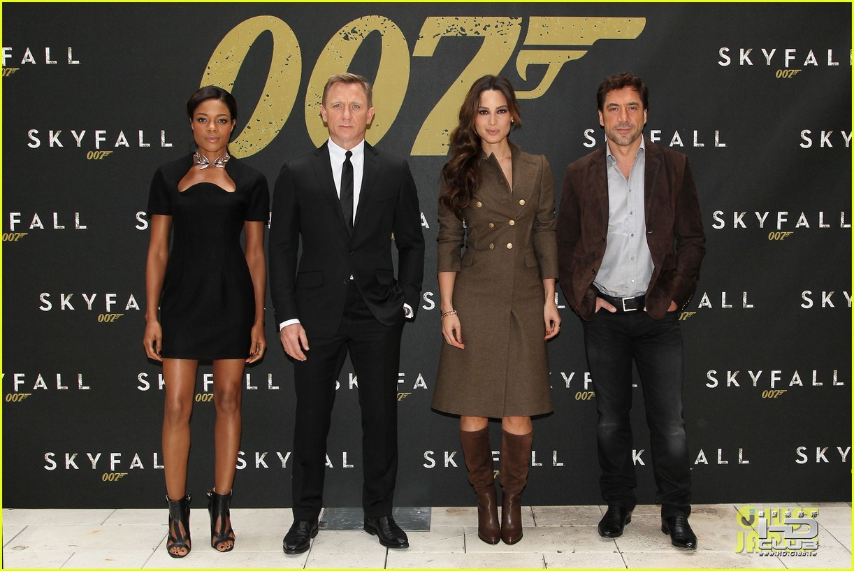 daniel-craig-skyfall-photo-call-01.JPG