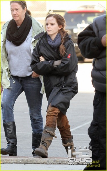 emma-watson-noah-377x600.jpg