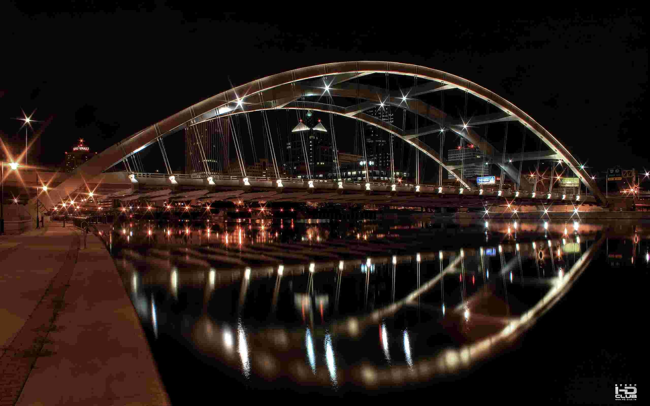 01375_latenightbridge_2560x1600.jpg