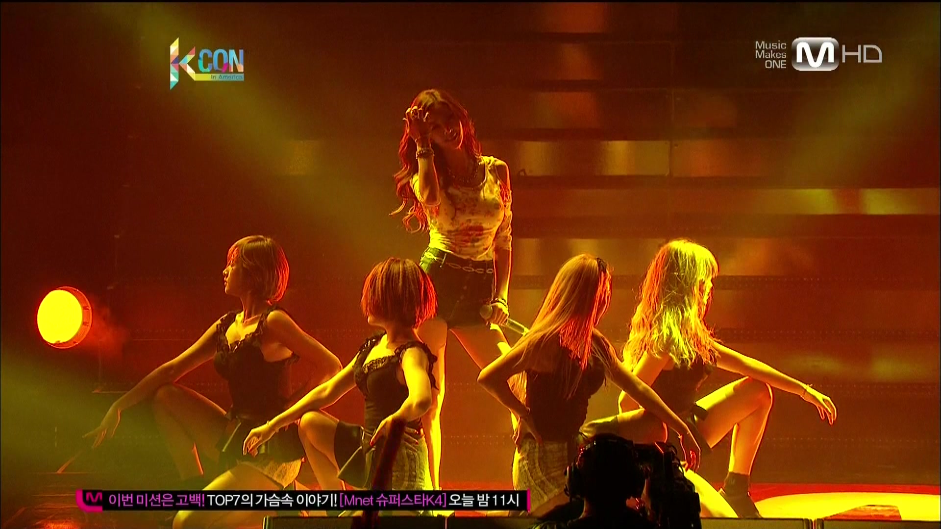 121028 지나 - 2HOT   블랙앤화이트 [K-con 2012 in America].ts.jpg