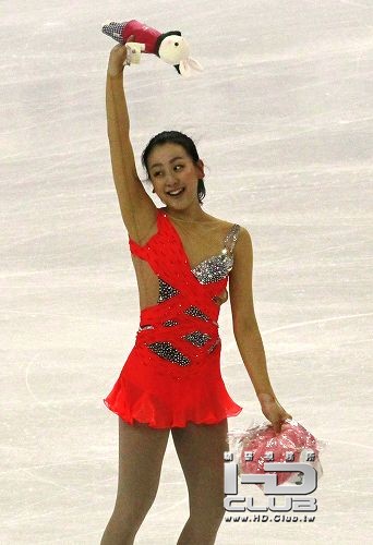 今季ＧＰ初戦の浅田真央（中京大）が６２．８９点でトップと小差の２位につけた7.jpg.jpg