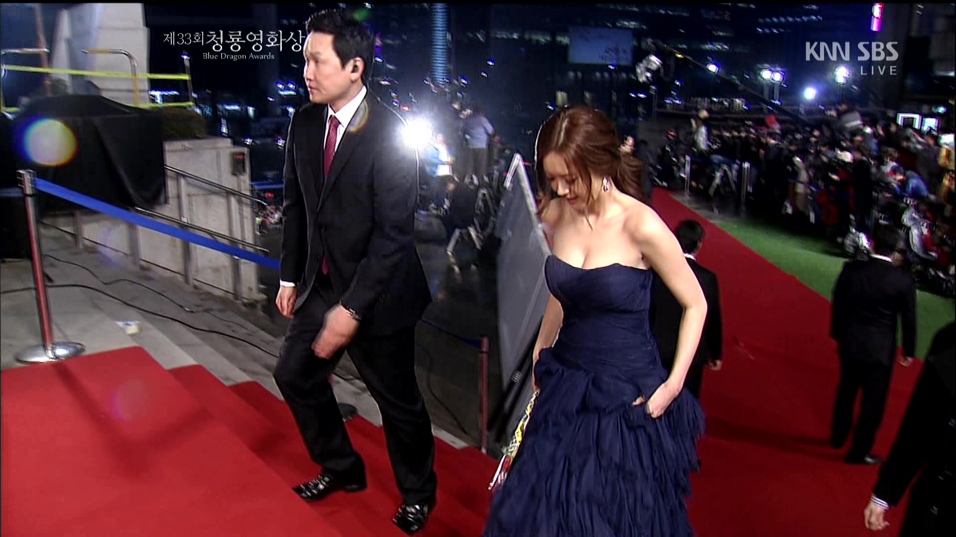 121130 SBS 청룡영화제 여배우 레드카펫CUT.08.jpg