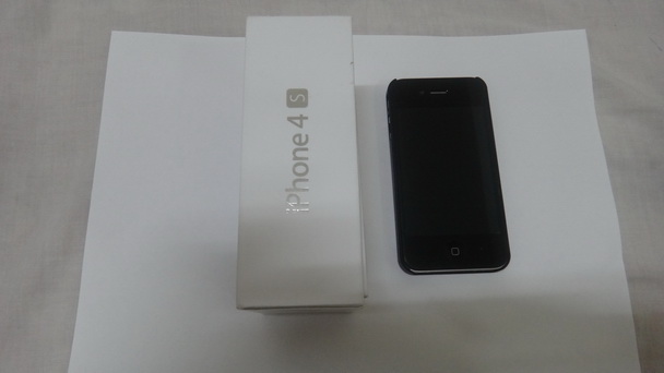 APPLE iphone 4s 32g 9成新 保固到12月底 少用 保存良好 大降價