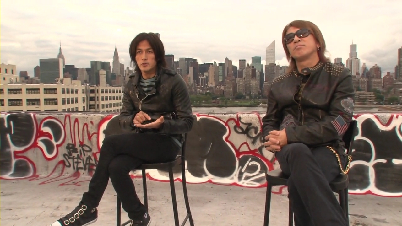 [HDTV][720P] B'z 25th Anniversary Special 全米ツアー密着ドキュメント「Only.jpg