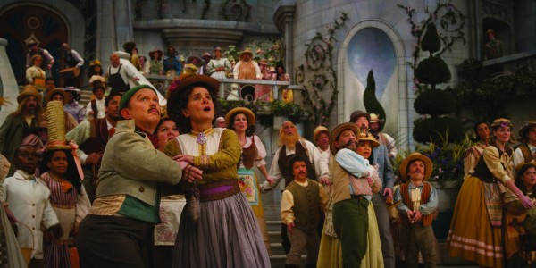 oz-the-great-and-powerful-munchkins-600x300.jpg