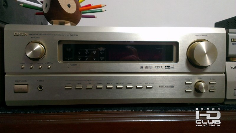 2001年8月購入的DENON AVC3500，能解AAC跟DTS-ES，在當年算是小有名氣的機型。