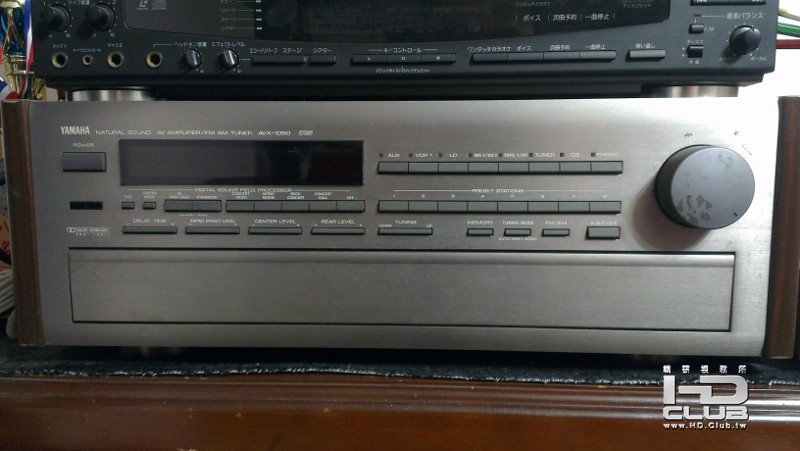 1992年7月購入的YAMAHA AVX-1050，當年機器用料實在這台5.1聲道，20公斤重。