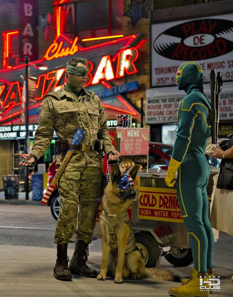 kick-ass-2-jim-carrey-aaron-johnson1.jpg
