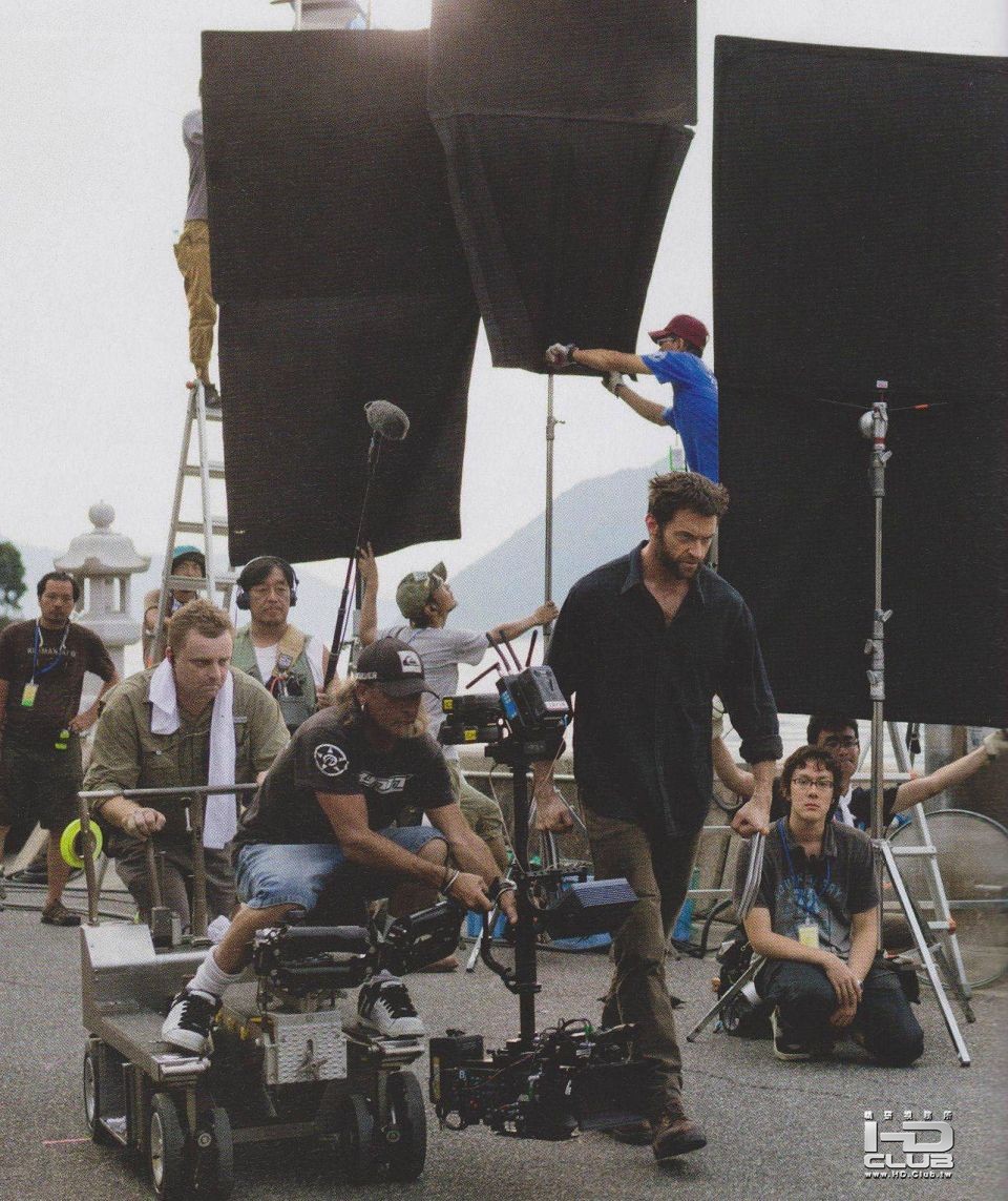 the-wolverine-hugh-jackman-set-photo-magazine-scan.jpg