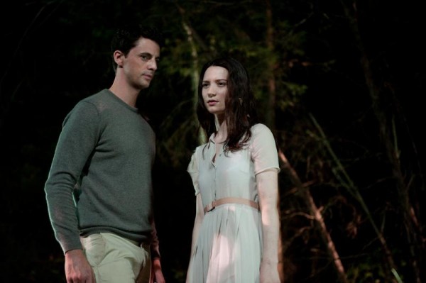 mia-wasikowska-stoker-matthew-goode-600x399.jpg