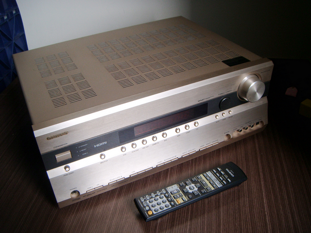 ONKYO TX-SR 605 + PIONEER 5.0聲道劇院喇叭組