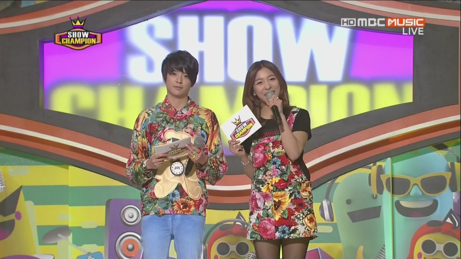 130306_MBC_Music_쇼챔피언_Amber_&_Luna_cut_[fx2you.net].ts.JPG