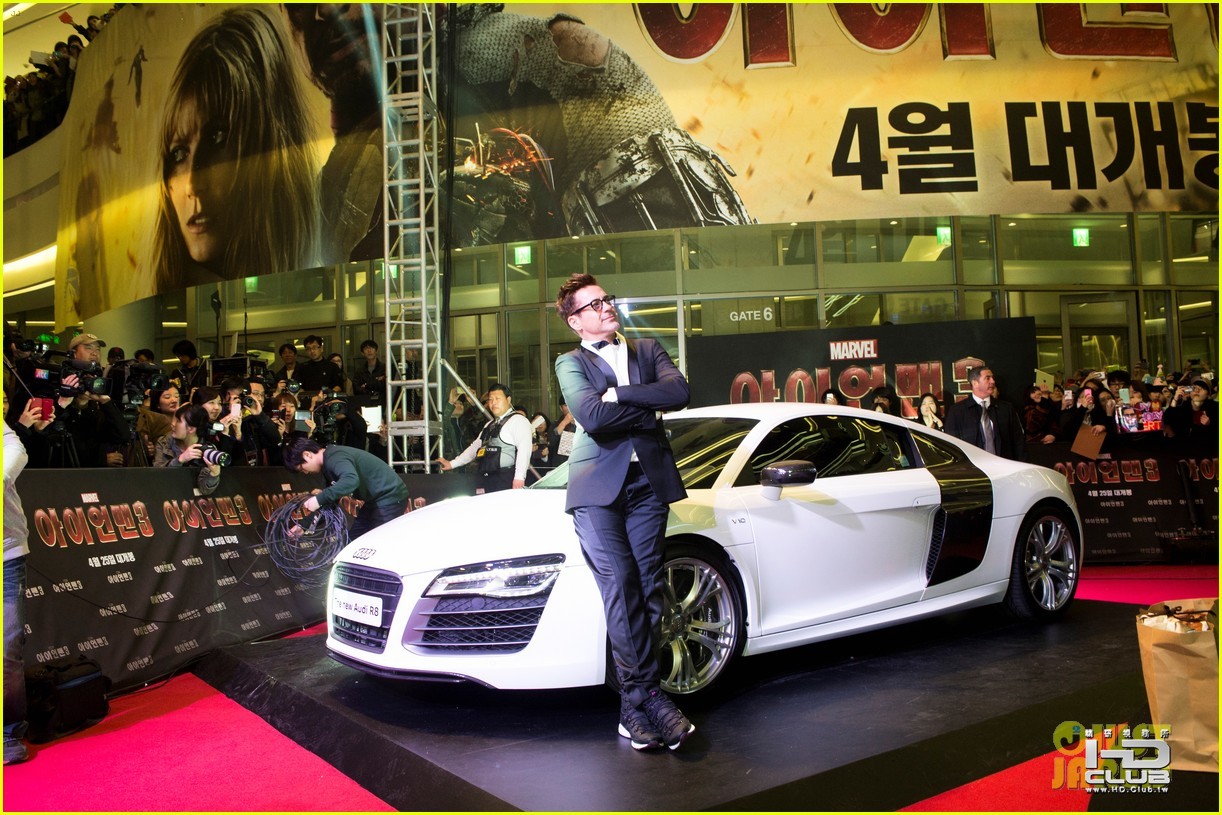 robert-downey-jr-iron-man-3-seoul-premiere-photo-call-03.jpg