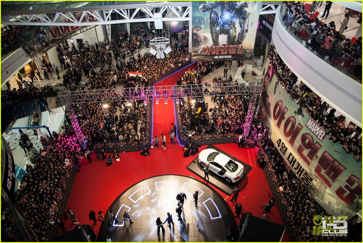 robert-downey-jr-iron-man-3-seoul-premiere-photo-call-13.jpg