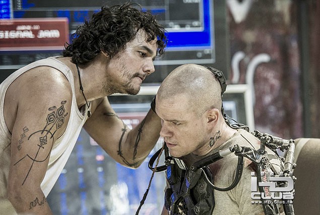 elysium-wagner-moura-matt-damon.jpeg
