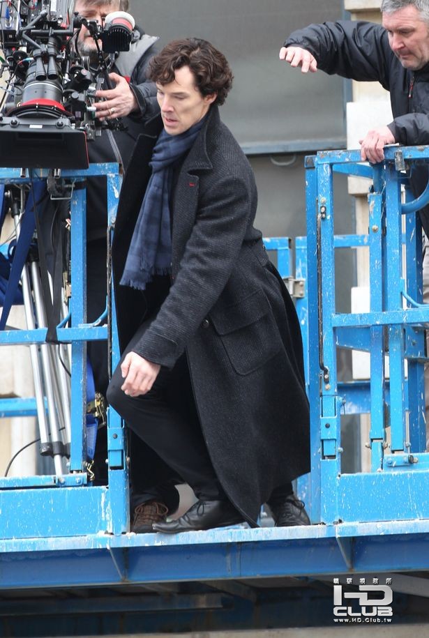 Sherlock-Holmes-filming-in-London-Benedict-Cumberbatch-was-filming-a-big-stunt-1830255.jpg