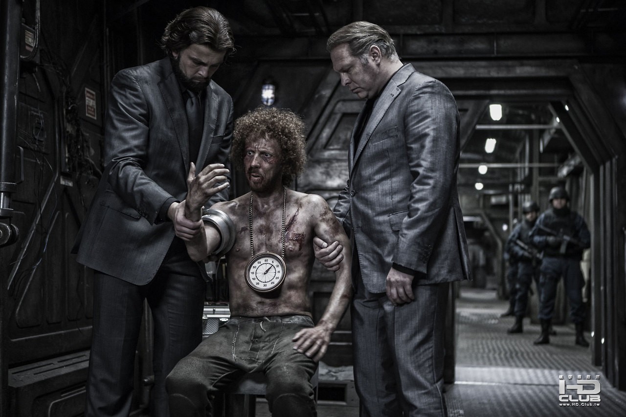 snowpiercer-still-ewan-bremner.jpg