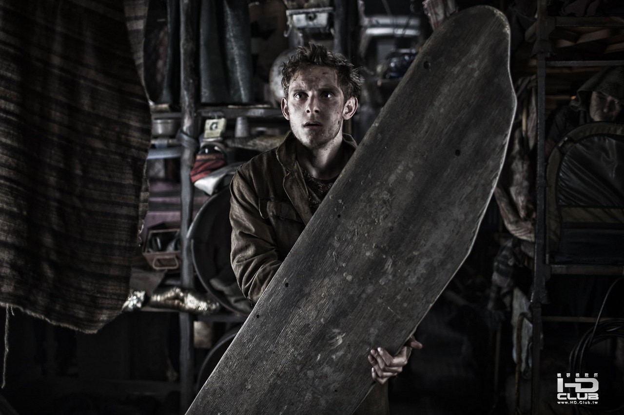 snowpiercer-still-poster-jamie-bell.jpg