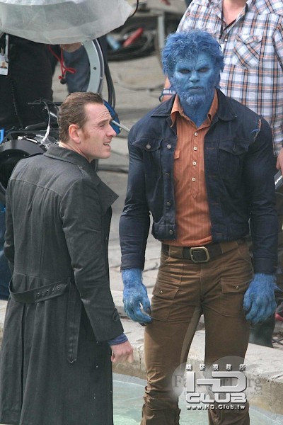 x-men-days-of-future-past-nicholas-hoult-michael-fassbender-400x600.jpg