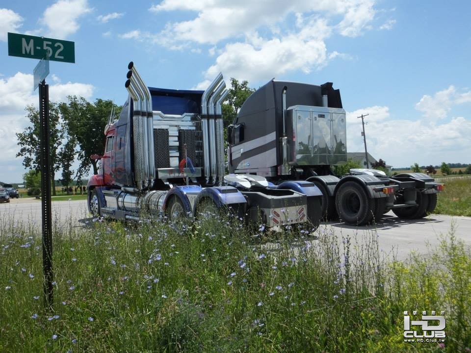 Transformers 4 Set Pictures (7).jpg