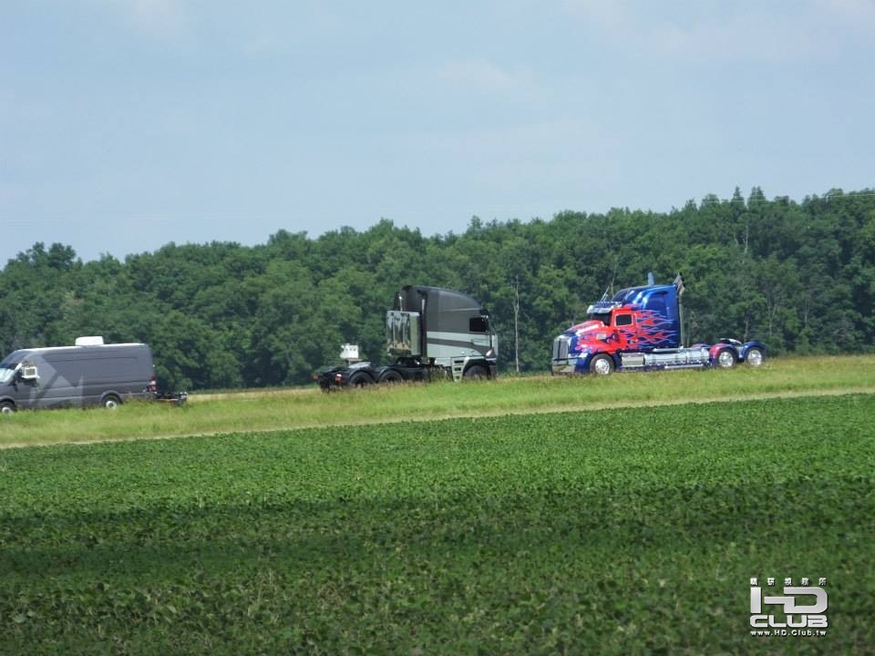 Transformers 4 Set Pictures (8).jpg