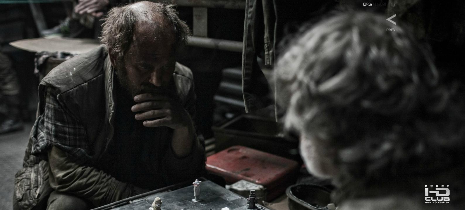 snowpiercer-chess.jpg