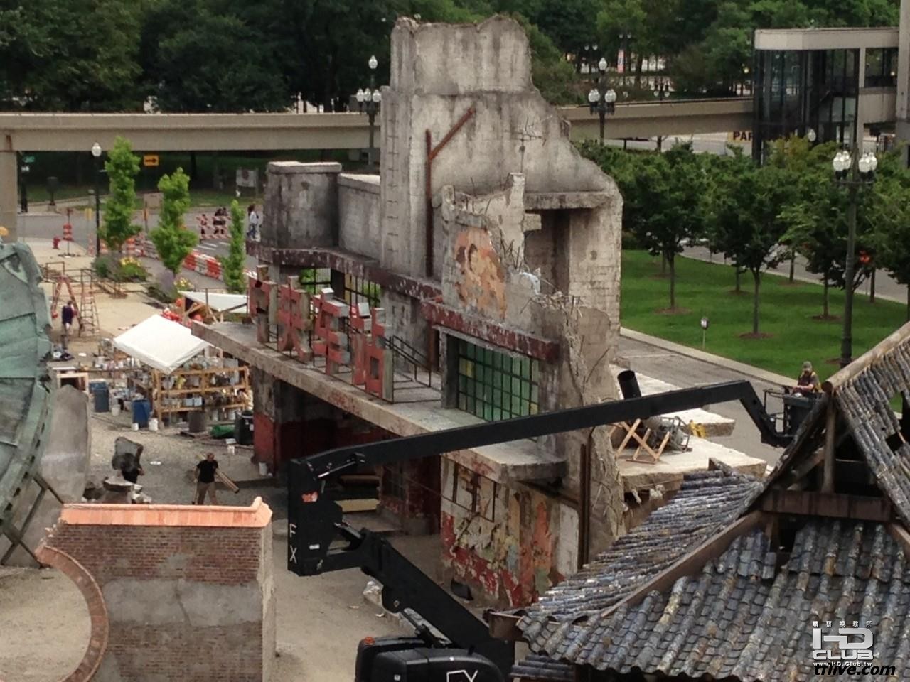 TF4DetroitJerryBChinaSet21.jpg