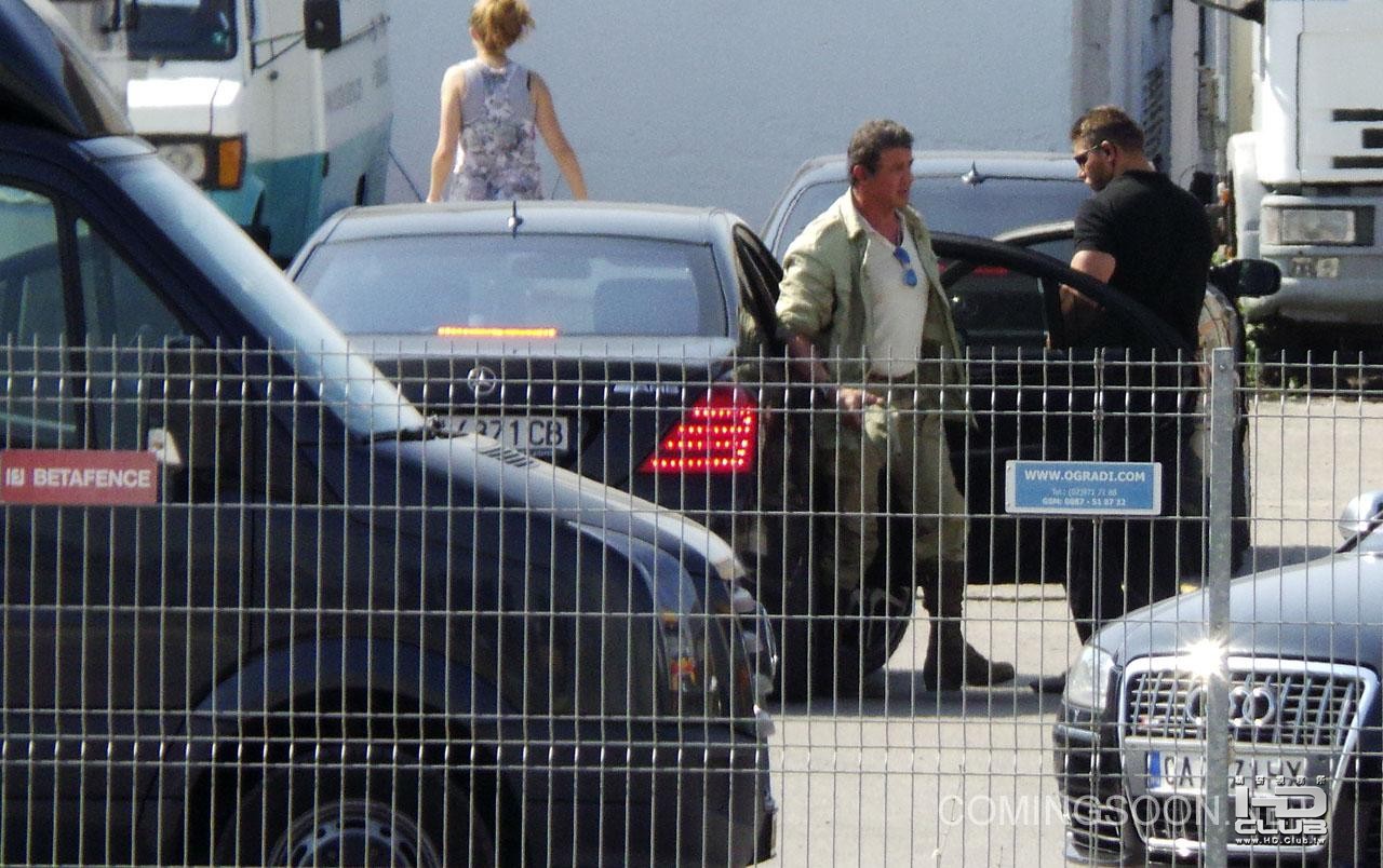hr_The_Expendables_3_Set_Photos_1.jpg