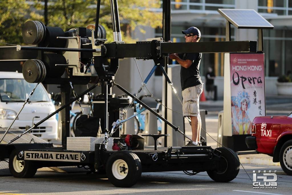 chi-trb23tripod-20130823.jpg