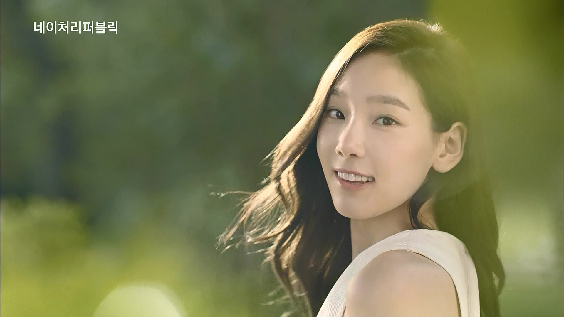 [CF모음] 김연아 문채원 전지현 클라라 태연 등06.jpg