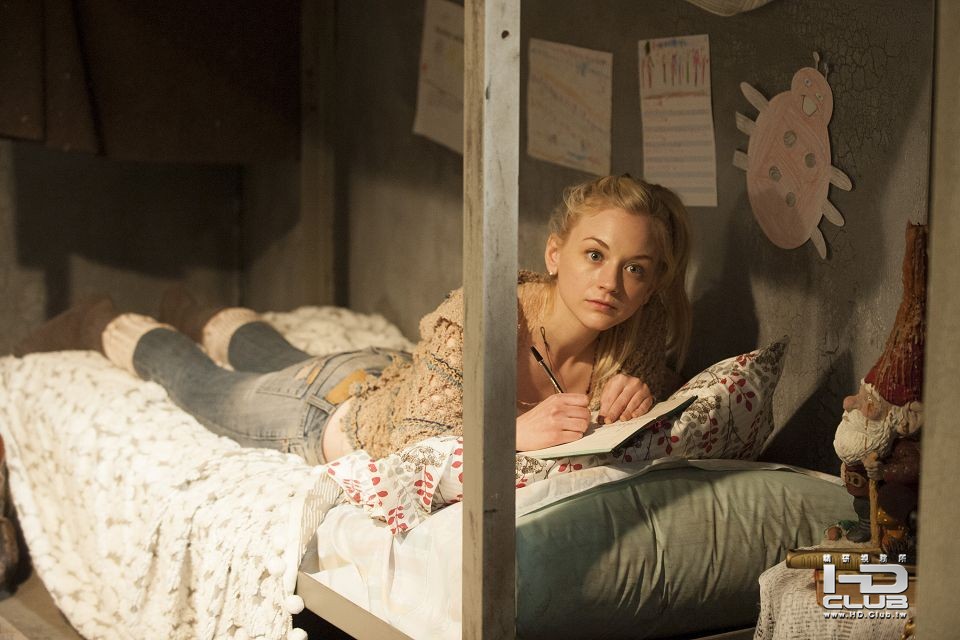 the-walking-dead-season-4-episode-1-emily-kinney.jpg