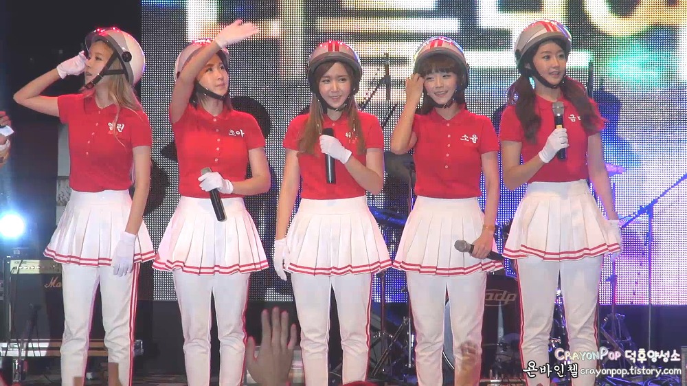 130926 크레용팝(Crayon Pop) 인하공전 축제 직캠 by 욘바인첼.mp4.JPG